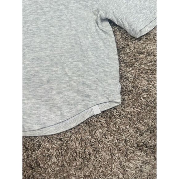 Lululemon Hold Tight Cropped T-Shirt Heathered Core Ultra Light Grey Size 6 - Picture 4 of 7
